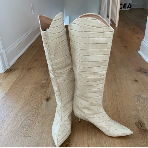 Winter shop Prices drop ❄️ Schutz Maryana Calf Boot
Color: Eggshell - Picture 7 of 10